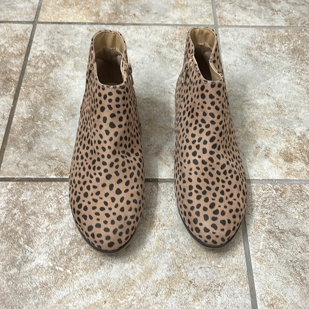 Leopard print booty